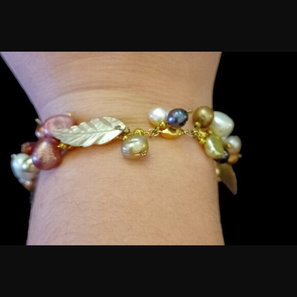 Natural Multicolor Mother Of Pearl Lead Gold Tone 7.5" Bracelet - Picture 2 of 7